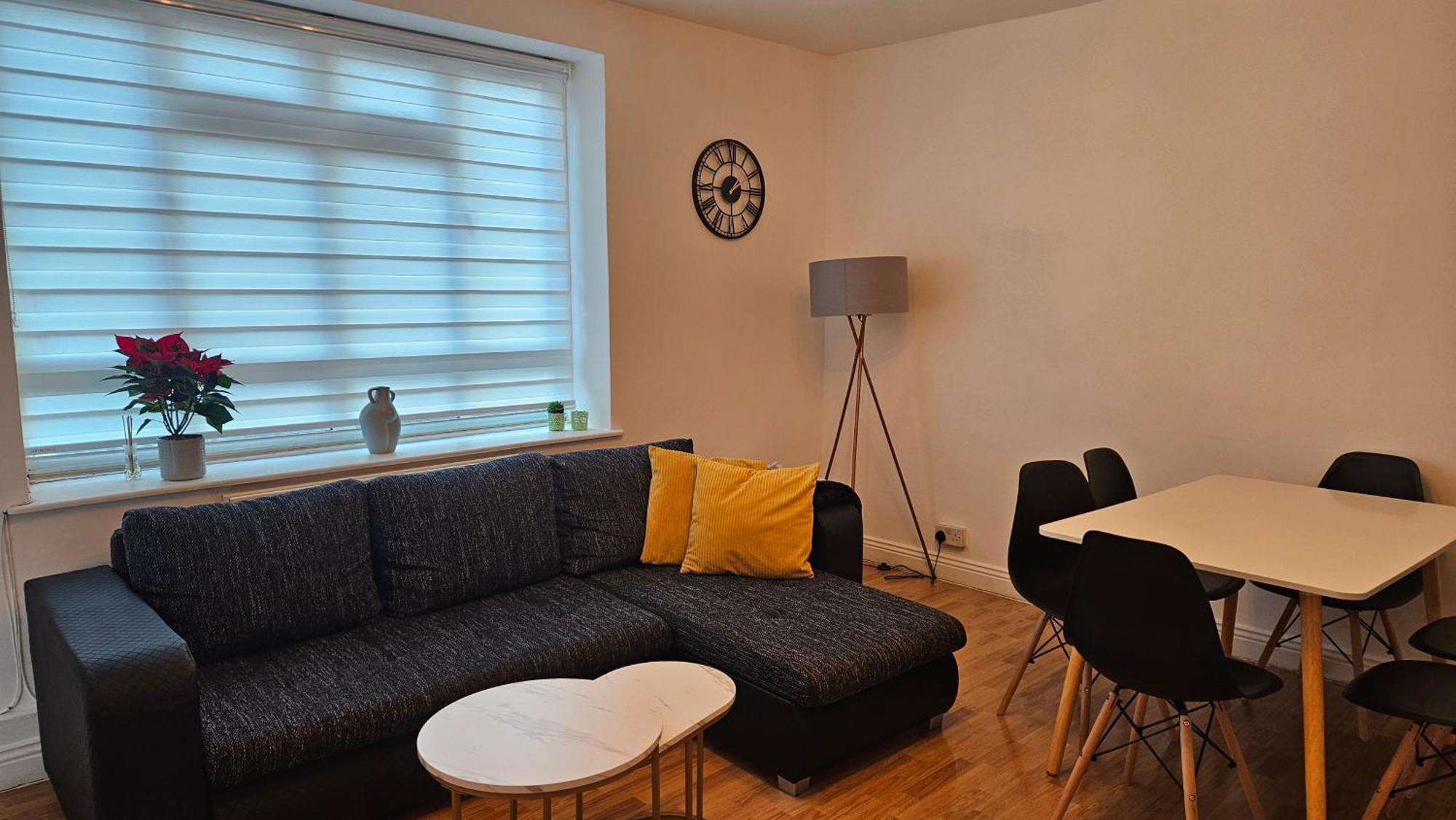 Spacious Two Bedroom Apartment In Battersea, Free Parking London Kültér fotó